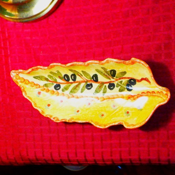 VINTAGE ~~~ Oval SERVING DISH ~~~ Hand Painted in ITALY ~ Many Uses - Picture 1 of 1